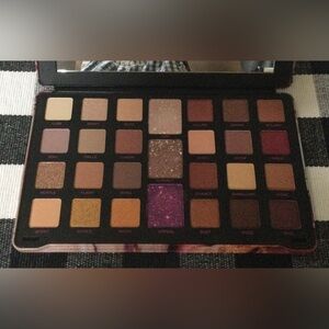Revolution Forever Limitless Allure Eyeshadow Palette